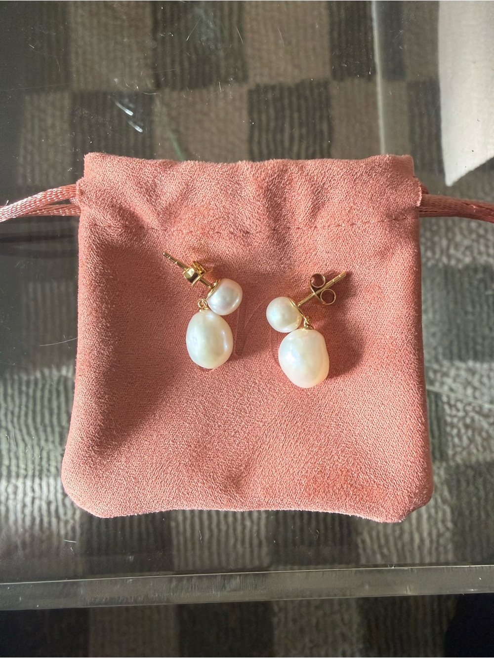 BOLD PEARL DROP EARRINGS